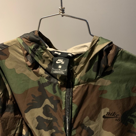 nike windbreaker - Picture 4 of 4